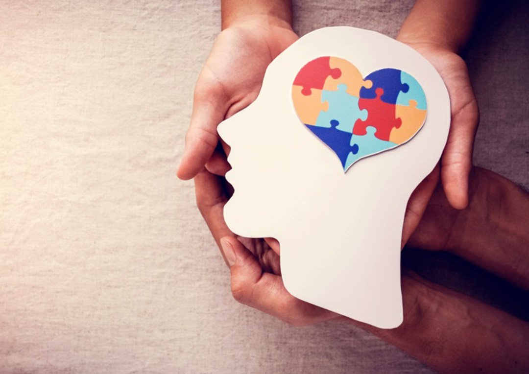 Dicas para acompanhar notícias de saúde mental sem perder o equilíbrio