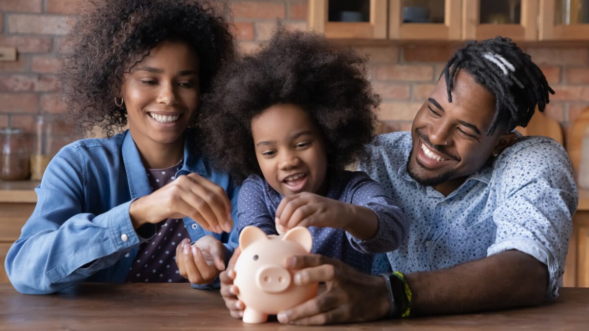 Unidos pelo futuro: entidades de previdência defendem educação e planejamento financeiro.