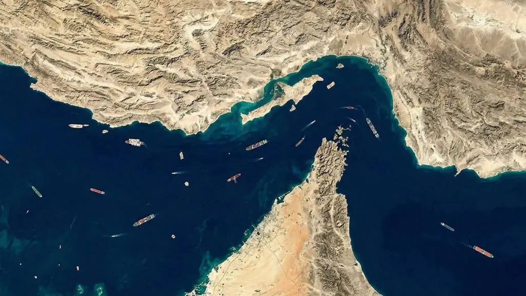 Indústria Naval Enfrenta Desafios com o Plano de Trump para Liberar Ormuz