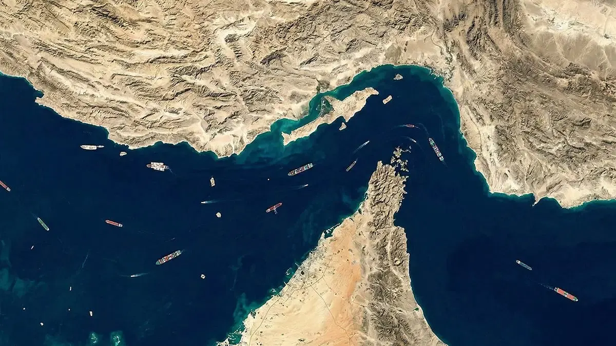 Indústria Naval Enfrenta Desafios com o Plano de Trump para Liberar Ormuz